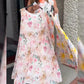 Ärmelloses Midikleid mit Plissee und Blumenprint und betonter Taille
