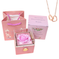 [Ideales Geschenk] Ewige Rosenbox - Mit gravierter Halskette & künstlicher Rose