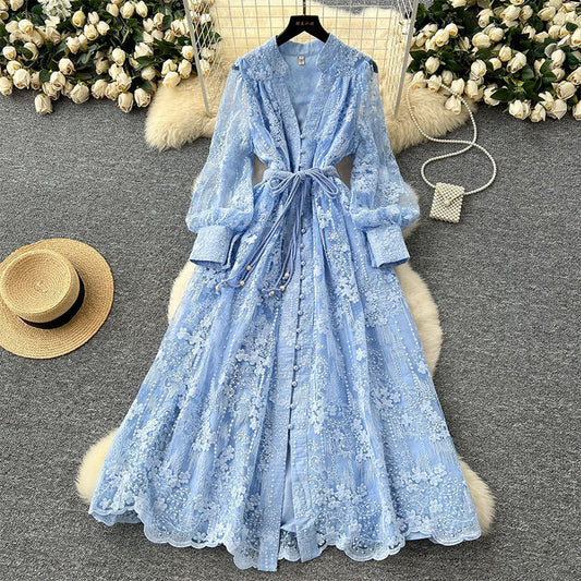 Französisches Maxikleid mit Stickerei – V-Ausschnitt, tailliert, lange Ballonärmel | Frühjahrskollektion🌷
