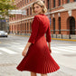 Neu eingetroffen: Elegantes Plisseekleid für Damen in einfarbiger Ausführung, in Übergrößen, bürotauglich