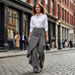 ⏰Asymmetrische Wickeljeans 👖 – trifft Culottes auf Hose. Hochgeschnitten für optisch längere Beine, weit & fließend, mit diagonalen Knöpfen. Im Handumdrehen zur Fashionista! ✨