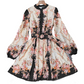 🌸 Zeitlose Eleganz – Romantisches Minikleid mit Blumenmuster und hohem Ausschnitt🌷