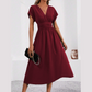 👗✨ Tailliertes V-Ausschnitt-Kleid – leicht und elegant