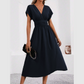 👗✨ Tailliertes V-Ausschnitt-Kleid – leicht und elegant