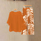 Elegantes, fließendes Oberteil und bedruckte Hose Set von Wemon