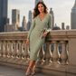💎✨ Jetzt im Trend – Rippstrick-Wickelkleid – elegant und stylisch