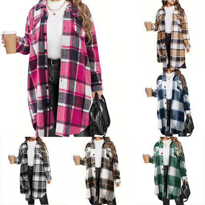 Stilvolle lange karierte Damen-Hemdjacke mit Umlegekragen